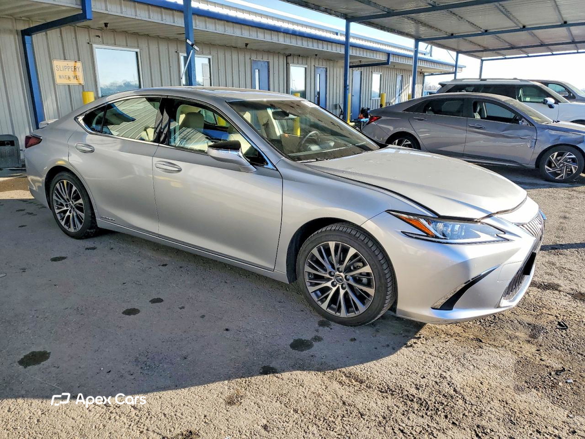 Lexus ES 2019