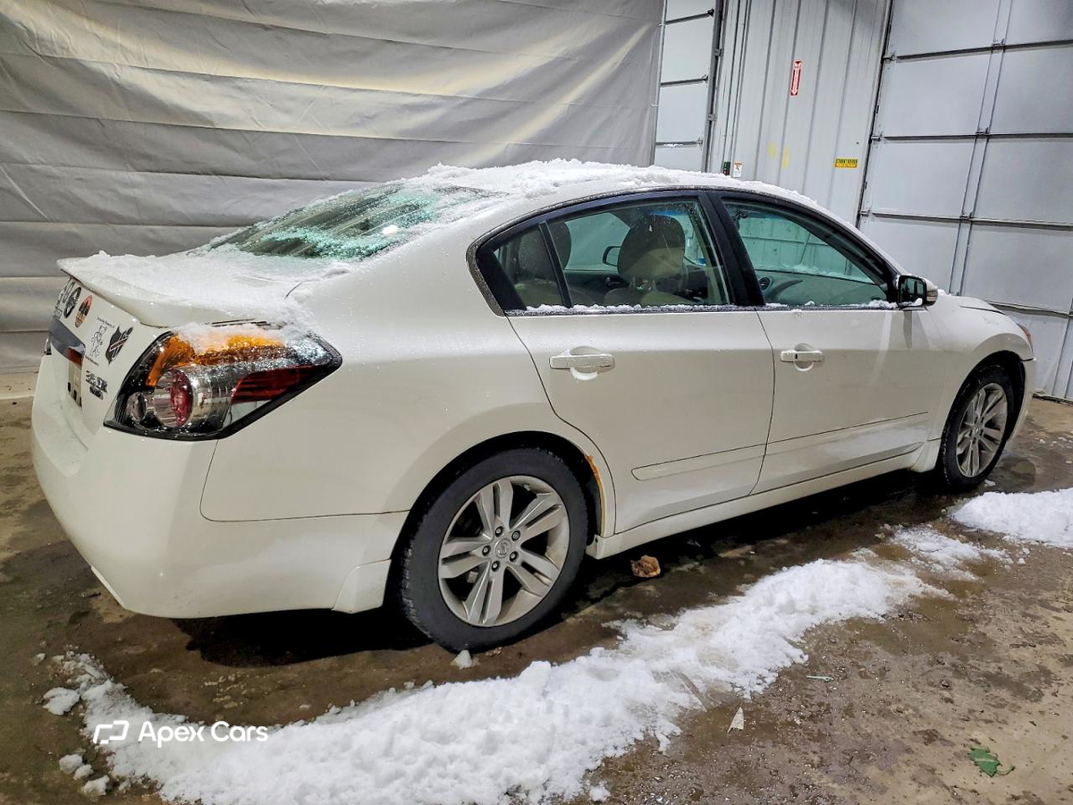 Nissan Altima 2012