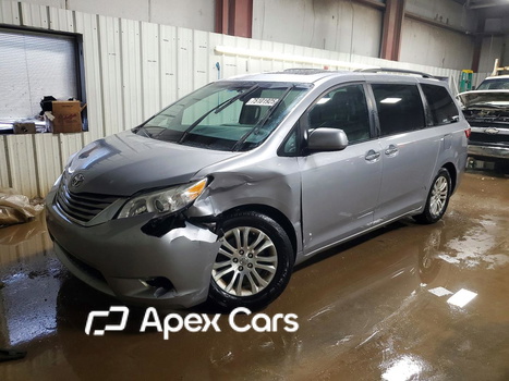 Toyota Sienna 2015 - Image 1 of 13