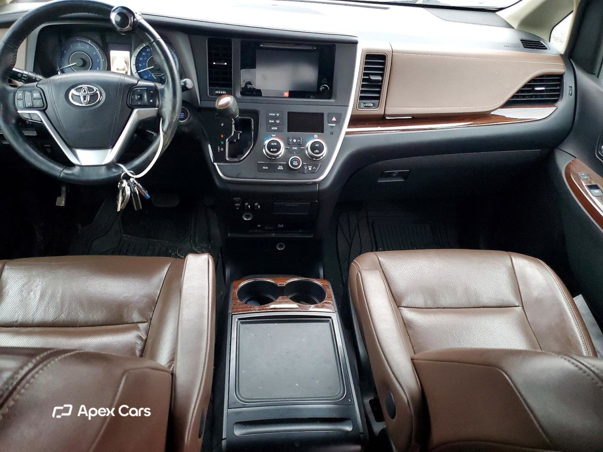 Toyota Sienna 2015