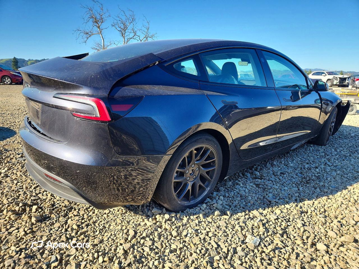 Tesla Model 3 2024