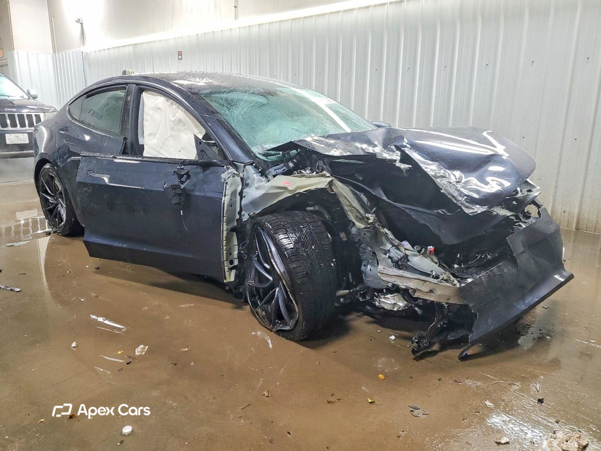 Tesla Model 3 2025
