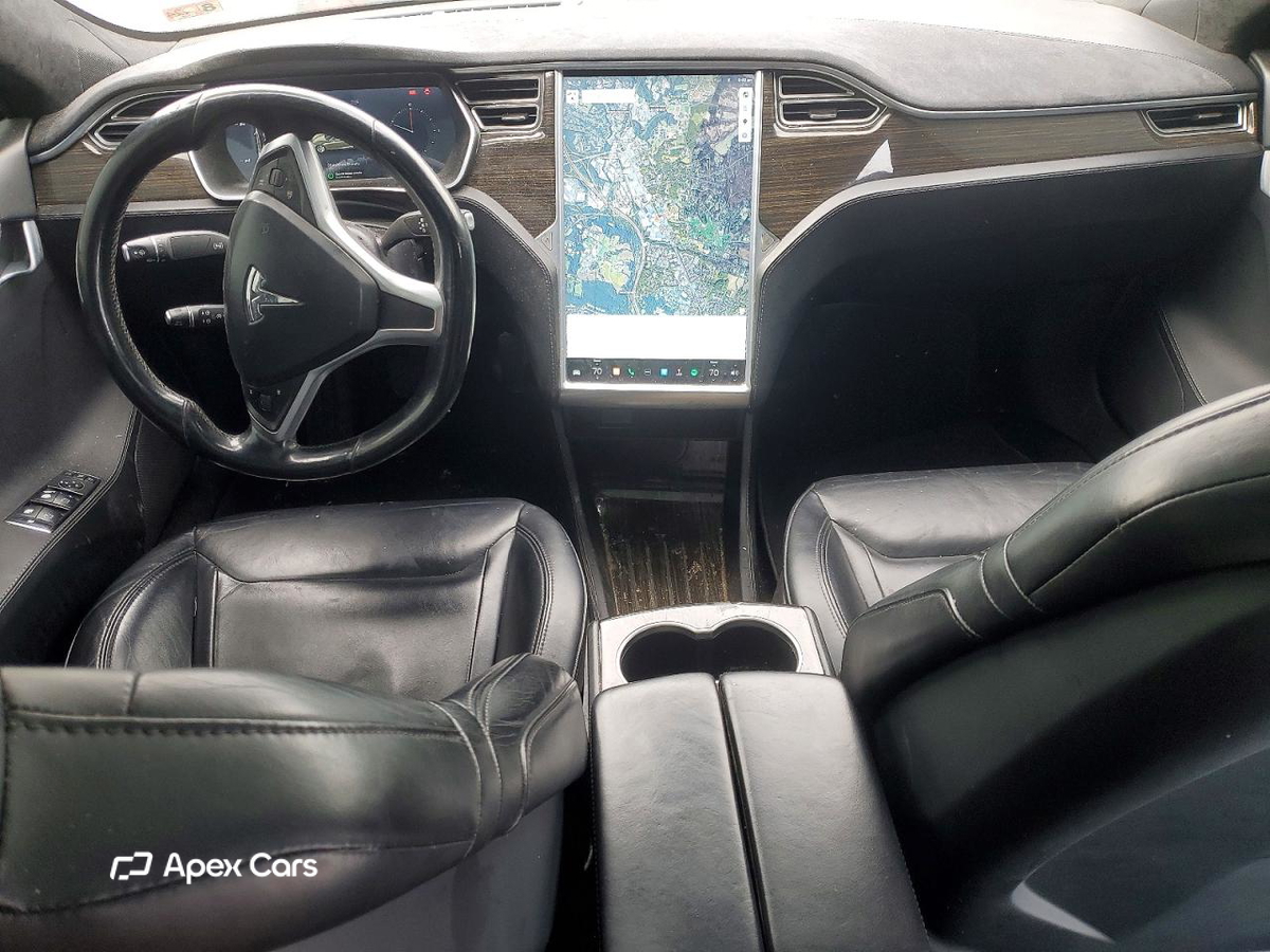 Tesla Model S 2015
