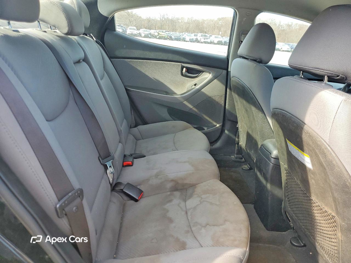 Hyundai Elantra 2013