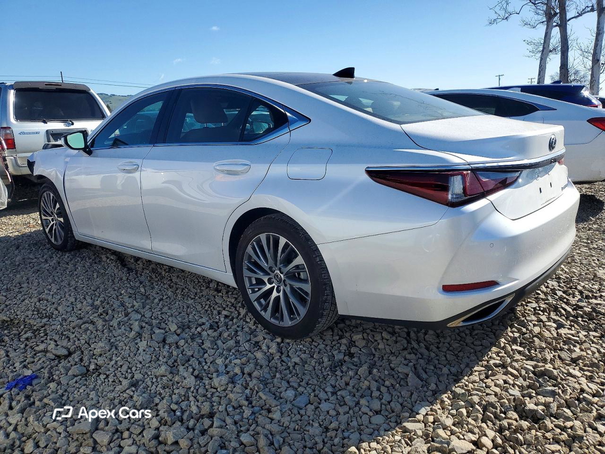 Lexus ES 2020