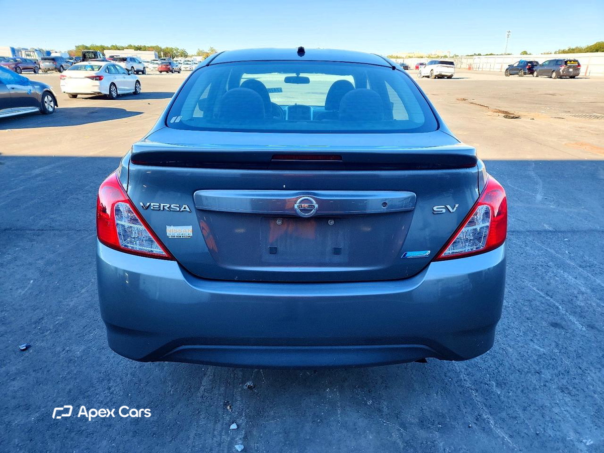 Nissan Versa 2016