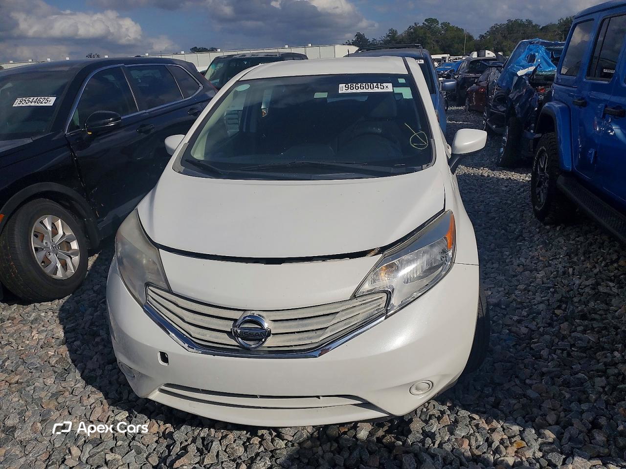 Nissan Versa 2015