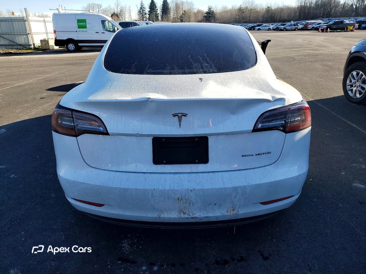 Tesla Model 3 2022