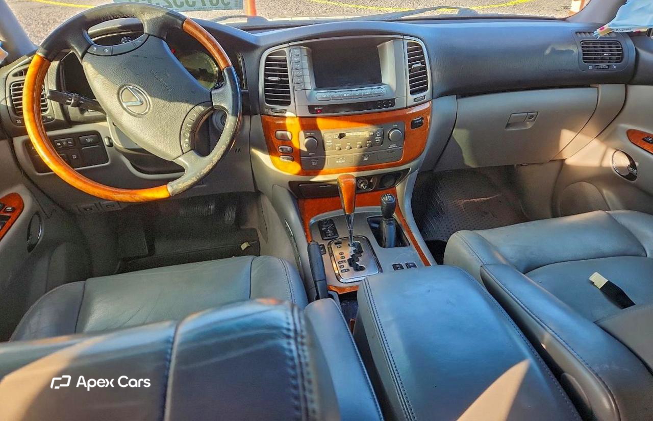 Lexus LX 2005