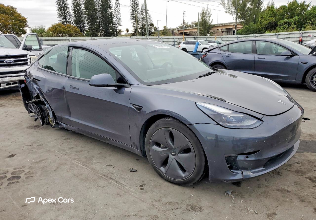 Tesla Model 3 2022