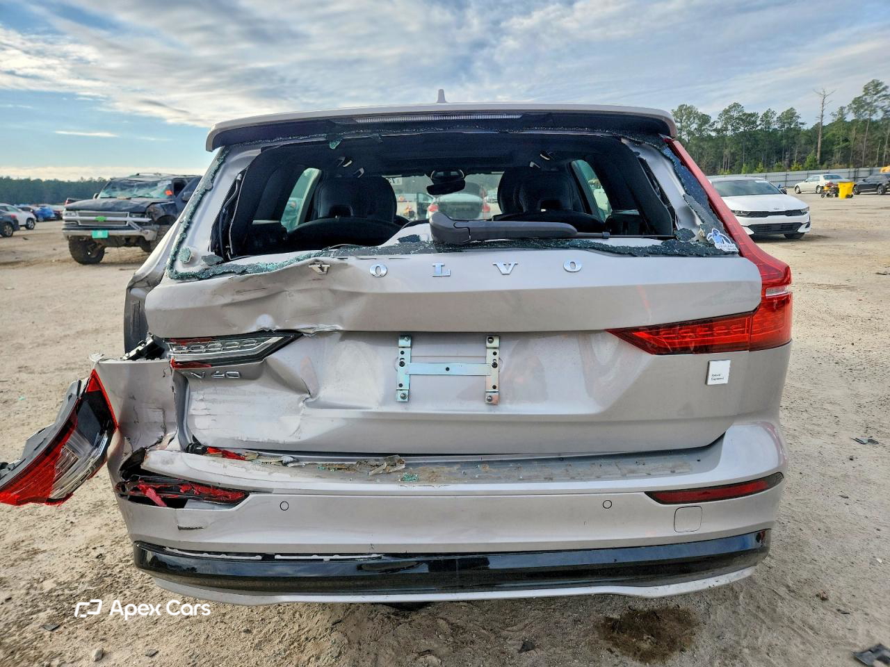 Volvo V60 2025