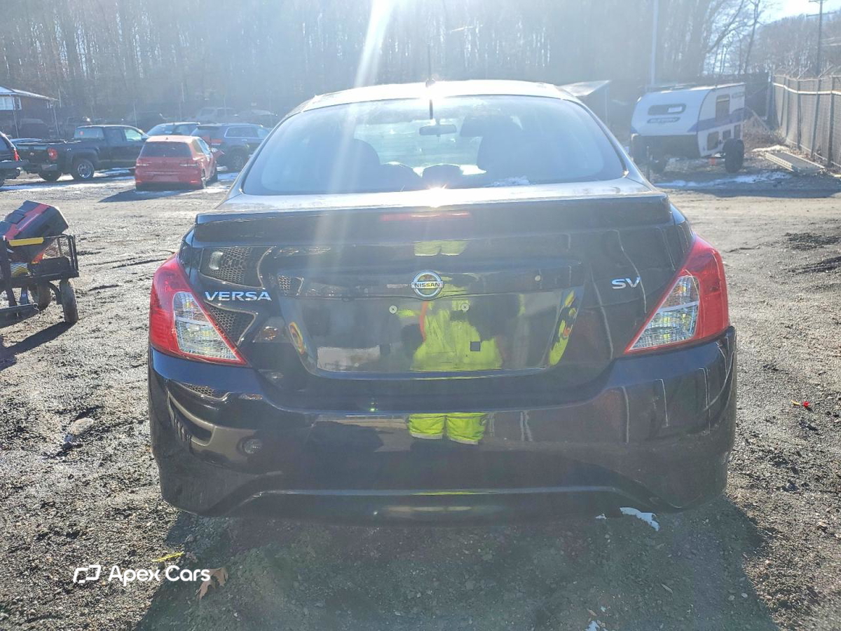 Nissan Versa 2019