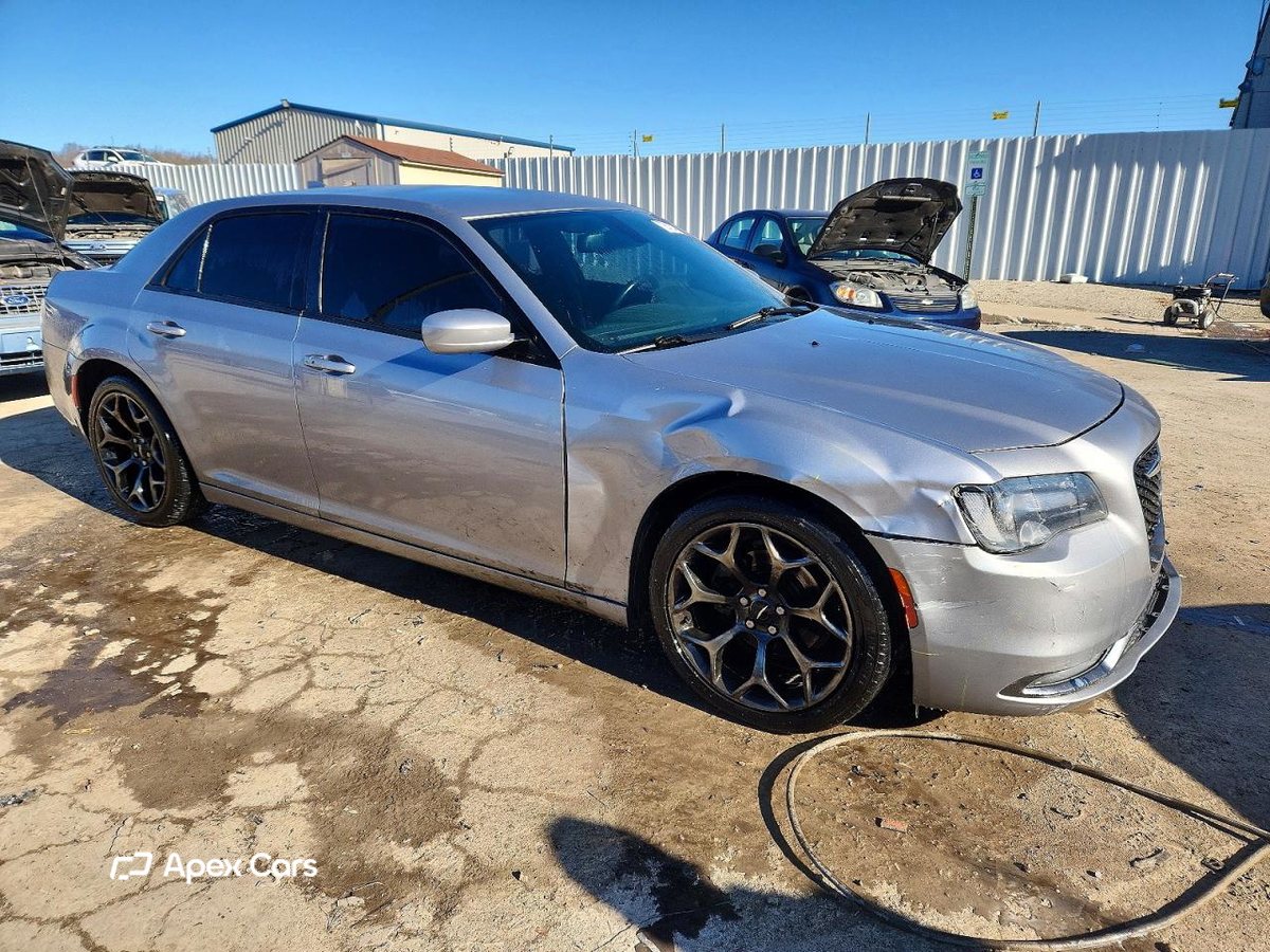 Chrysler 300 2016