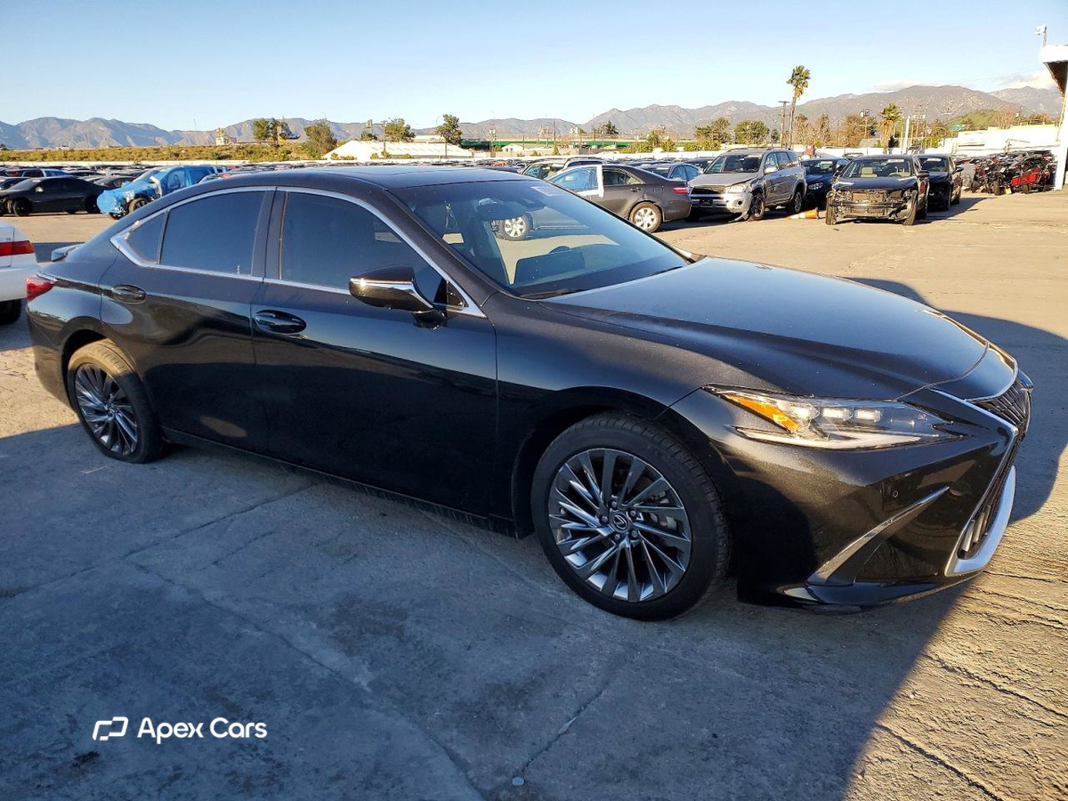 Lexus ES 2024