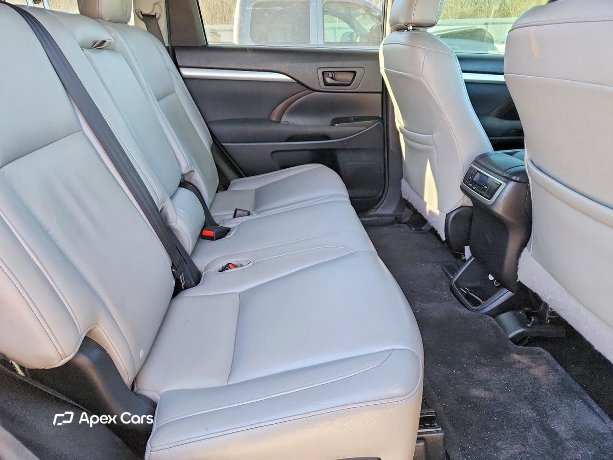 Toyota Highlander 2015