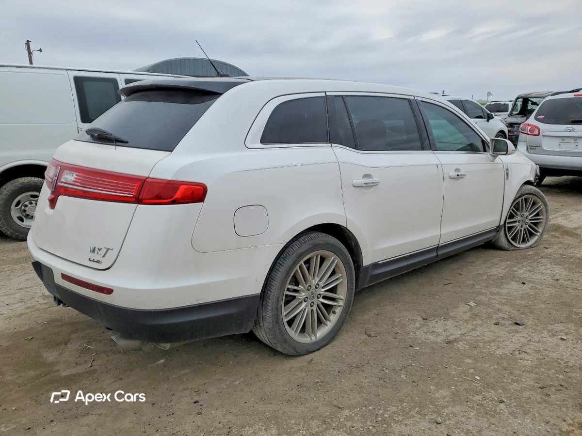 Lincoln MKT 2015