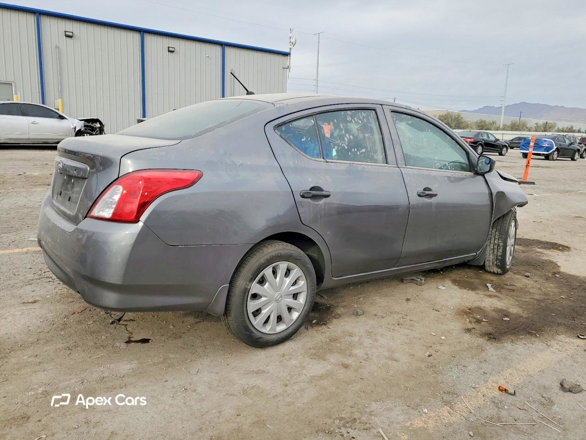 Nissan Versa 2016