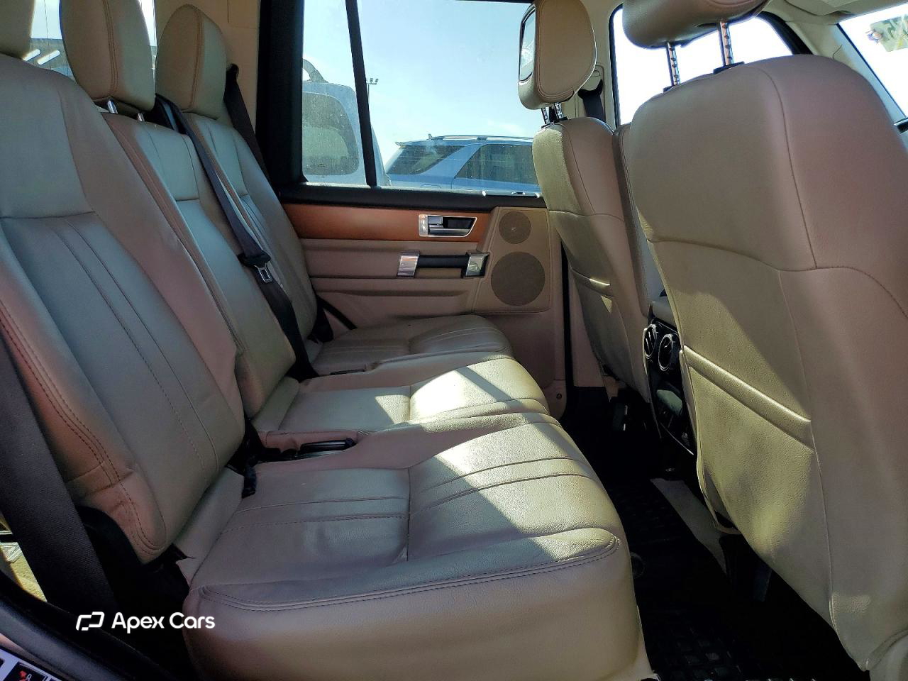 Land Rover LR4 2015