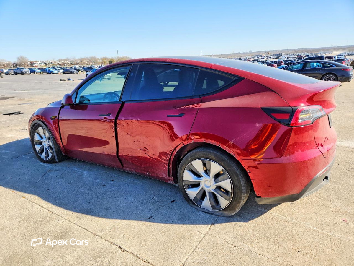 Tesla Model Y 2024
