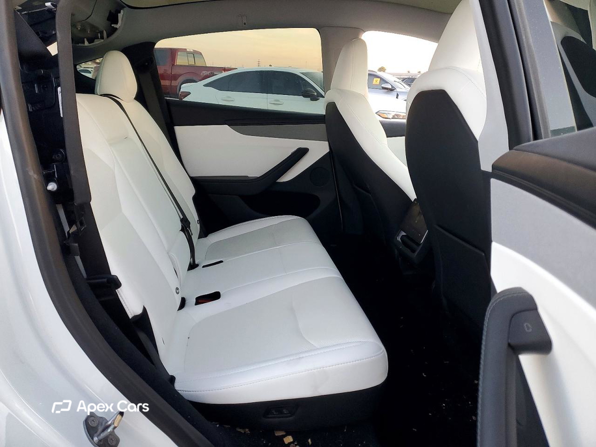 Tesla Model Y 2026