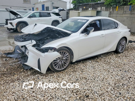 Lexus IS 2024 - Image 1 of 13