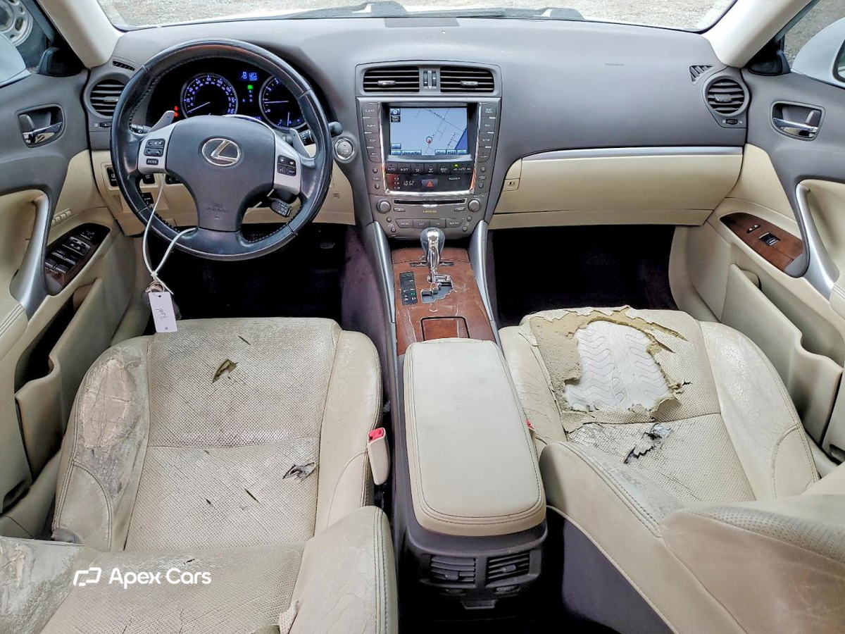 Lexus IS 2012