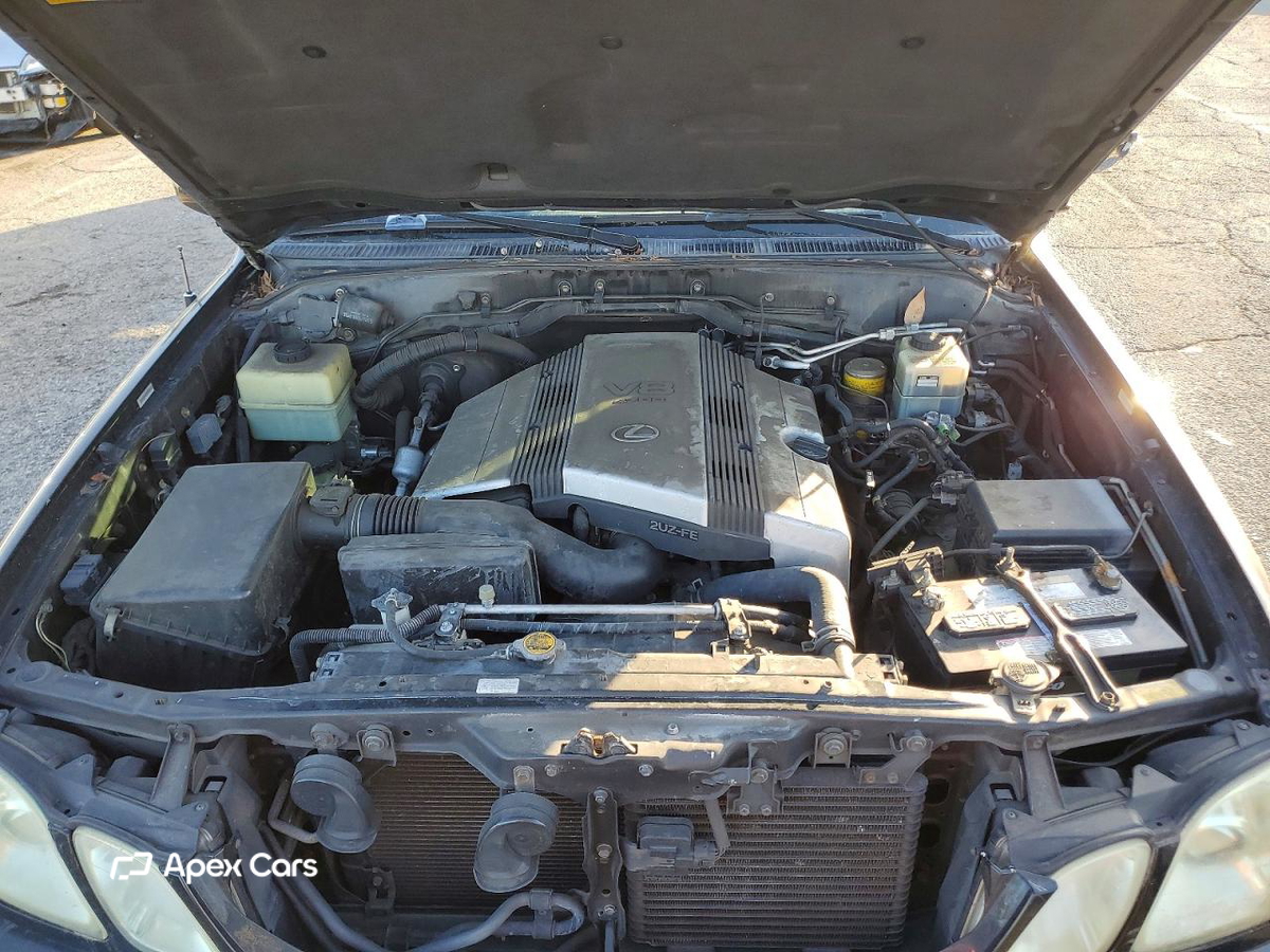 Lexus LX 2005