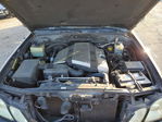 Lexus LX 2005