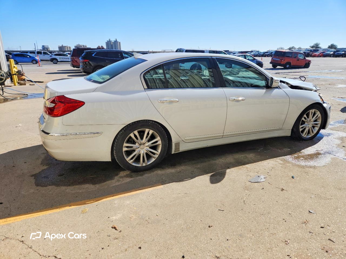 Hyundai Genesis 2013