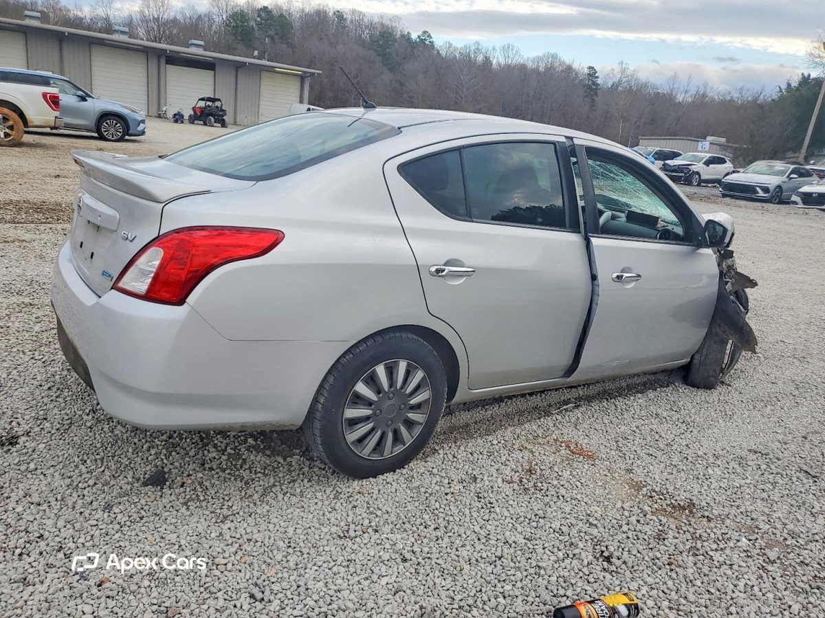 Nissan Versa 2016