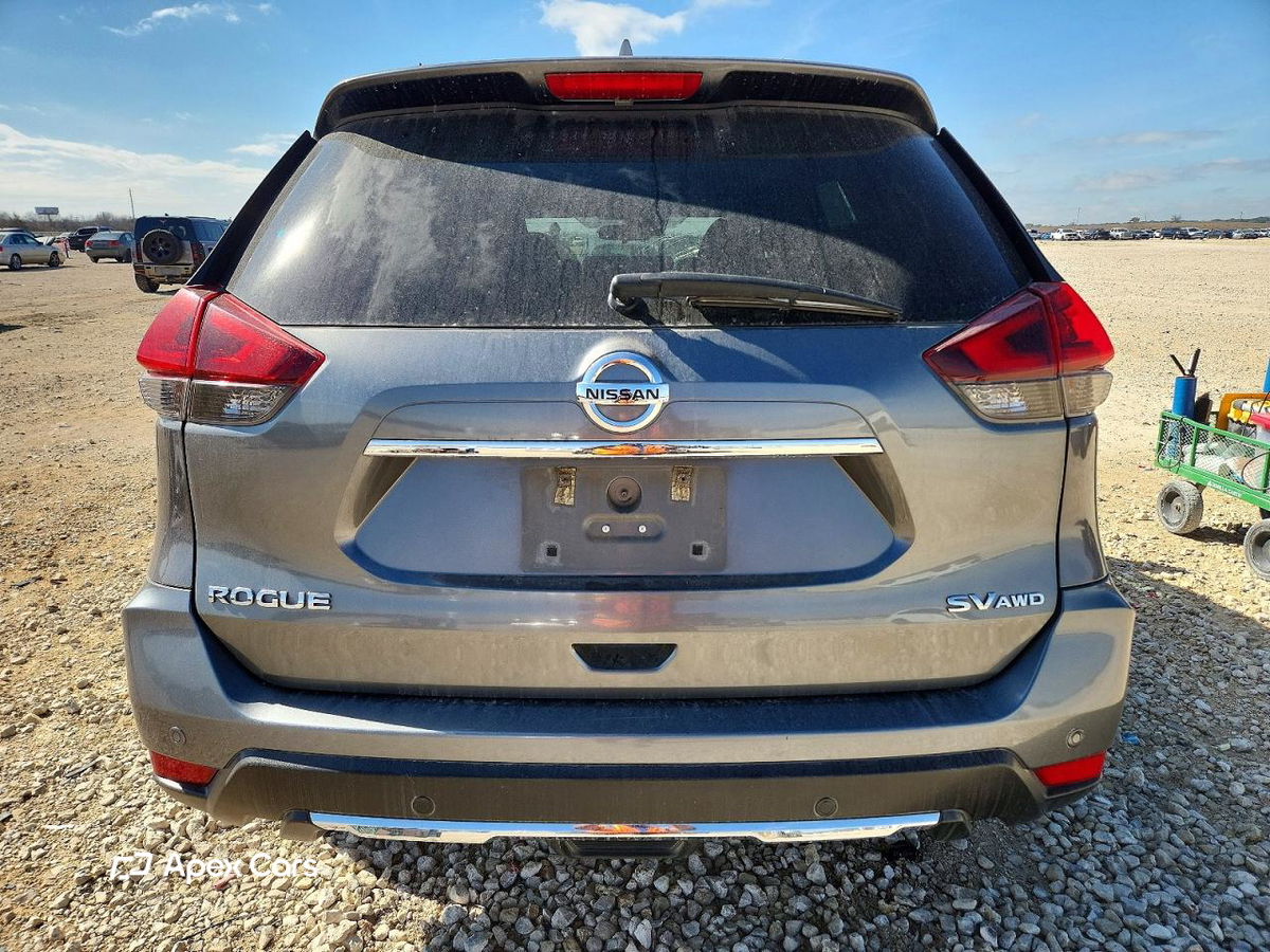 Nissan  2019