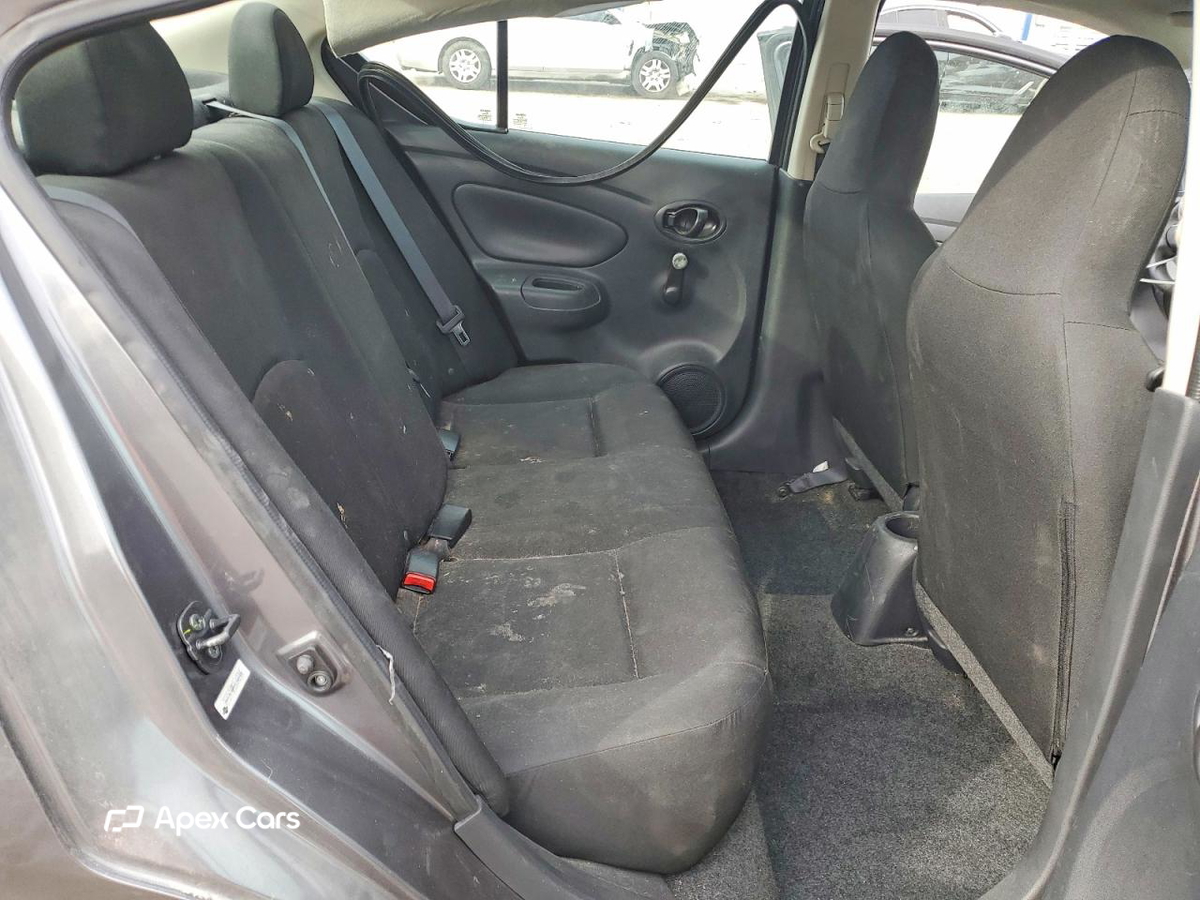 Nissan Versa 2016