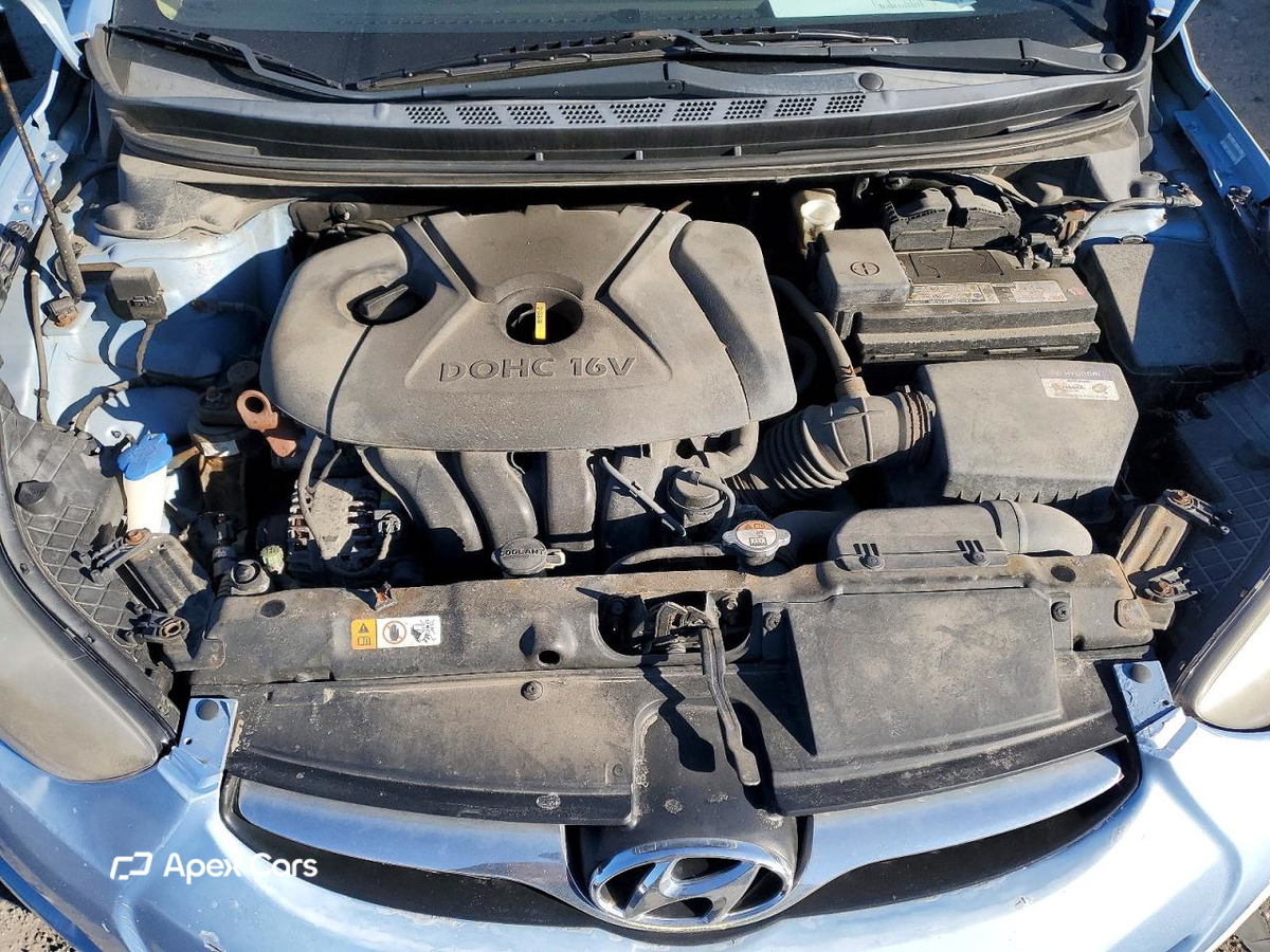 Hyundai Elantra 2012