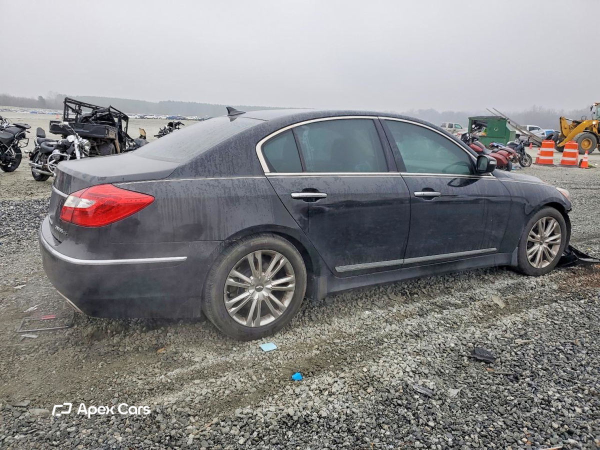 Hyundai Genesis 2012
