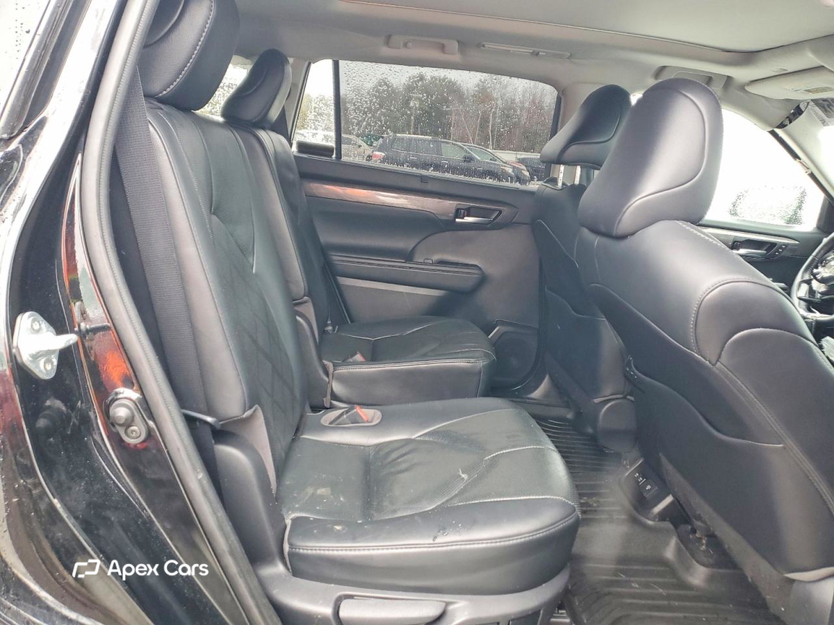 Toyota Highlander 2021
