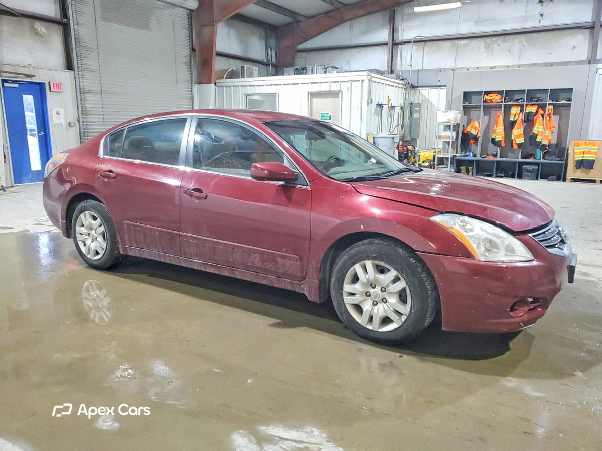 Nissan Altima 2012