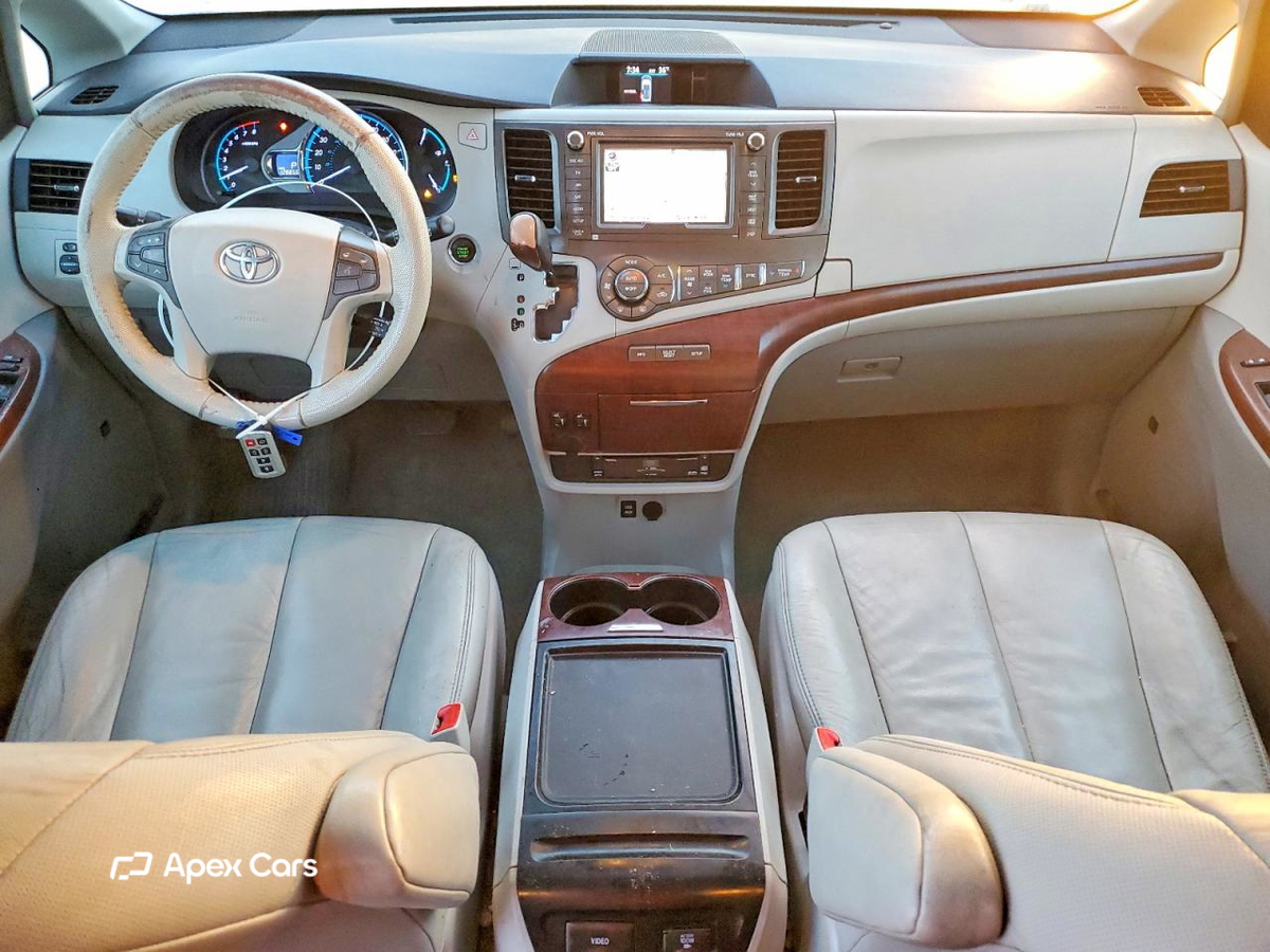 Toyota Sienna 2012