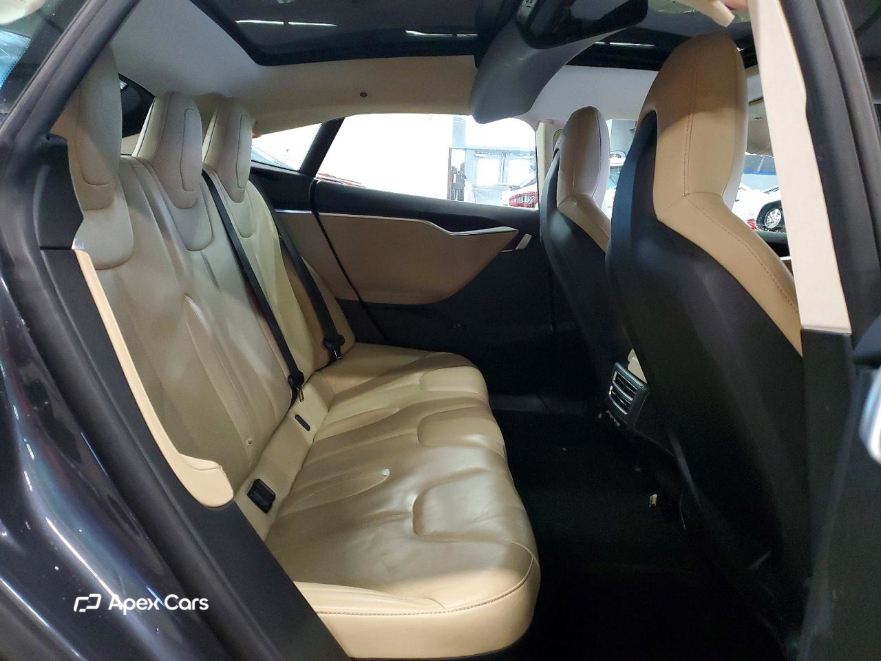 Tesla Model S 2015