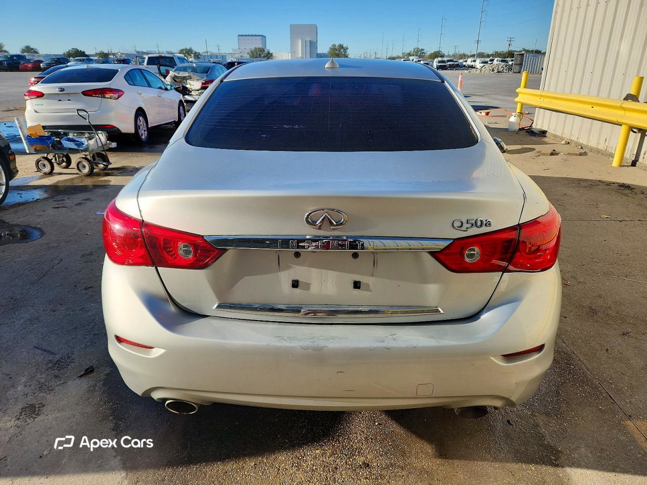 Infiniti Q50 2015