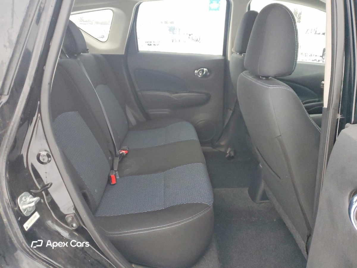Nissan Versa 2015