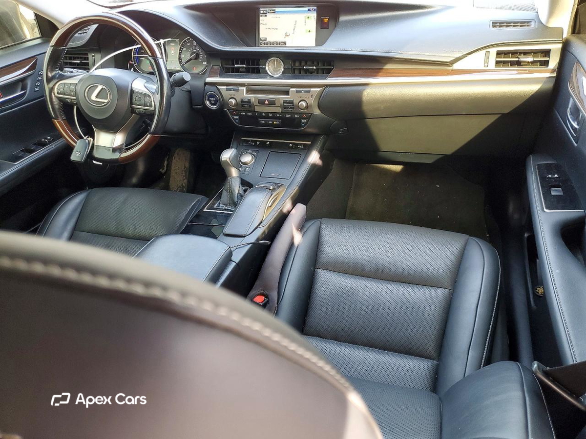 Lexus ES 2016