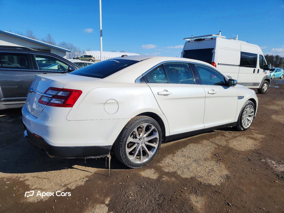 Ford Taurus 2015