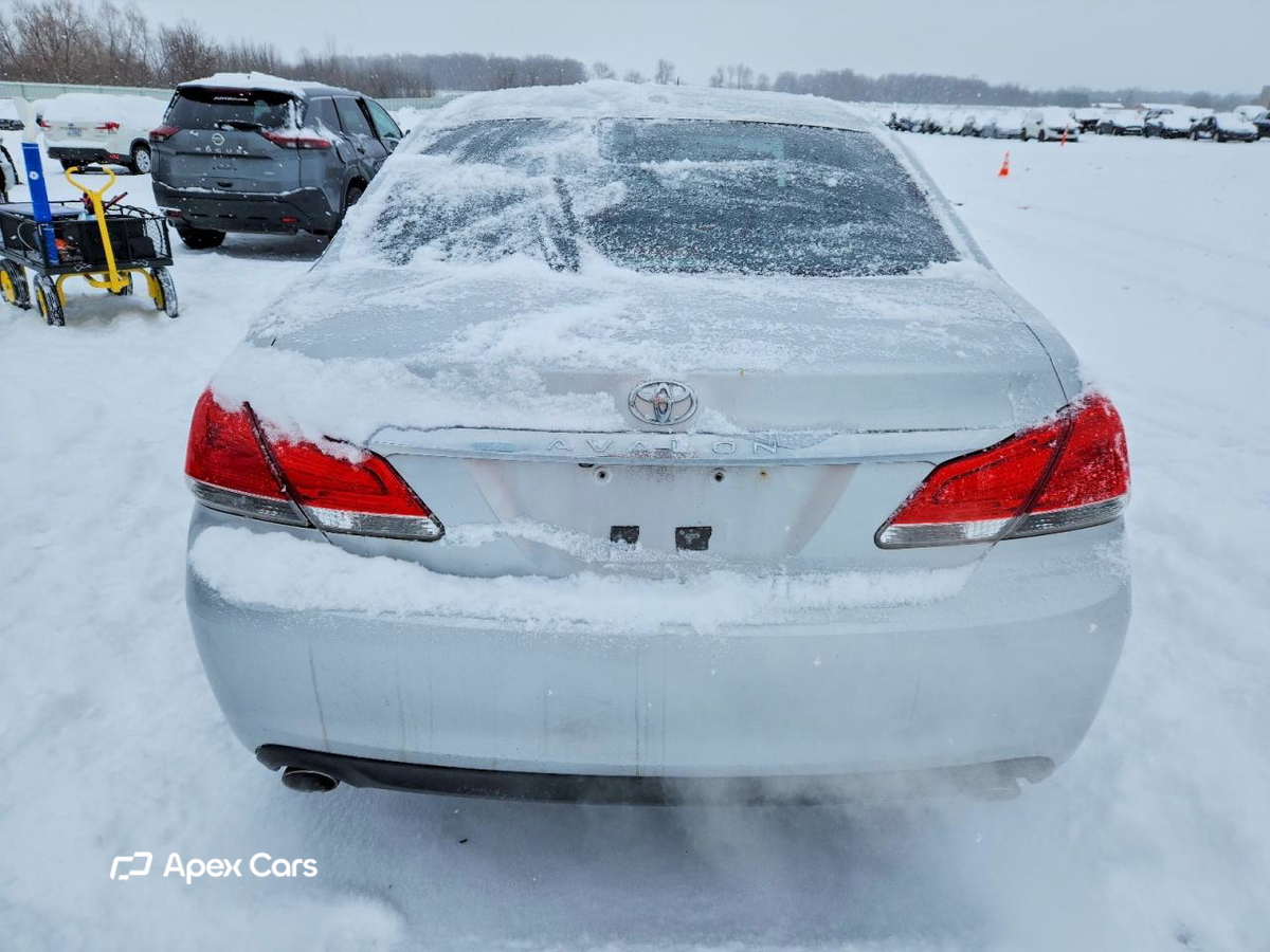 Toyota Avalon 2011