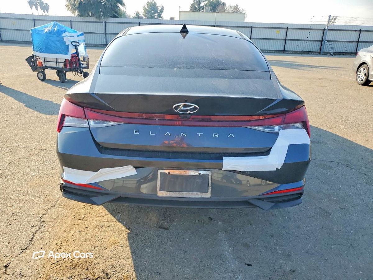 Hyundai Elantra 2021