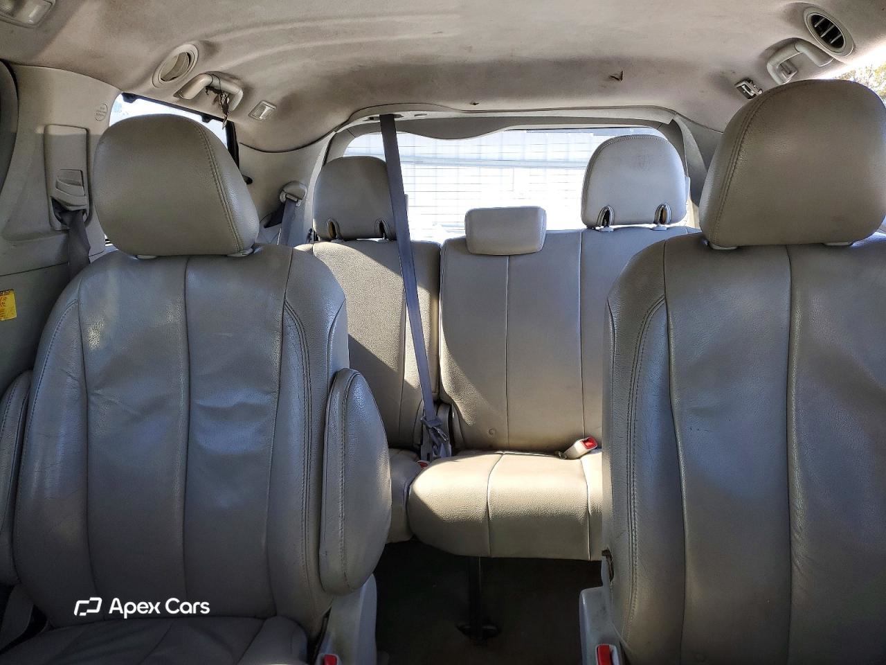 Toyota Sienna 2011