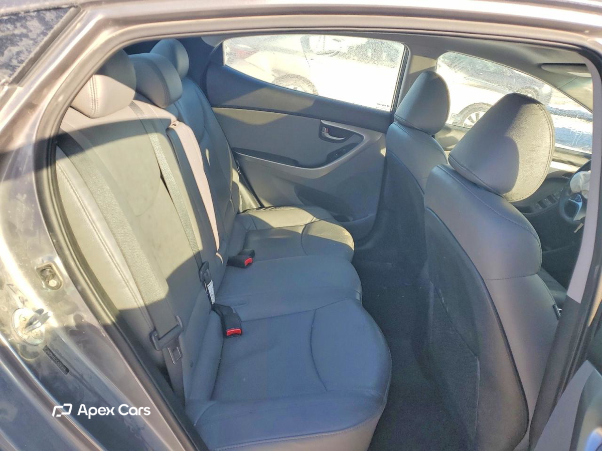 Hyundai Elantra 2012