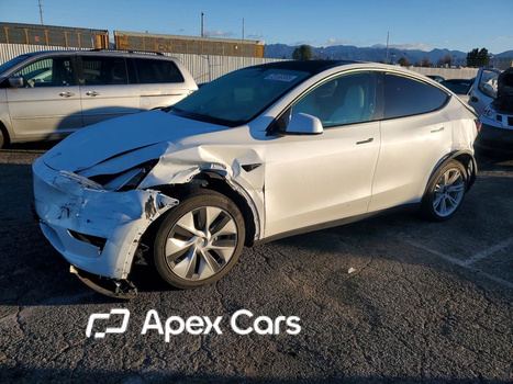 Tesla Model Y 2021 - Image 1 of 13