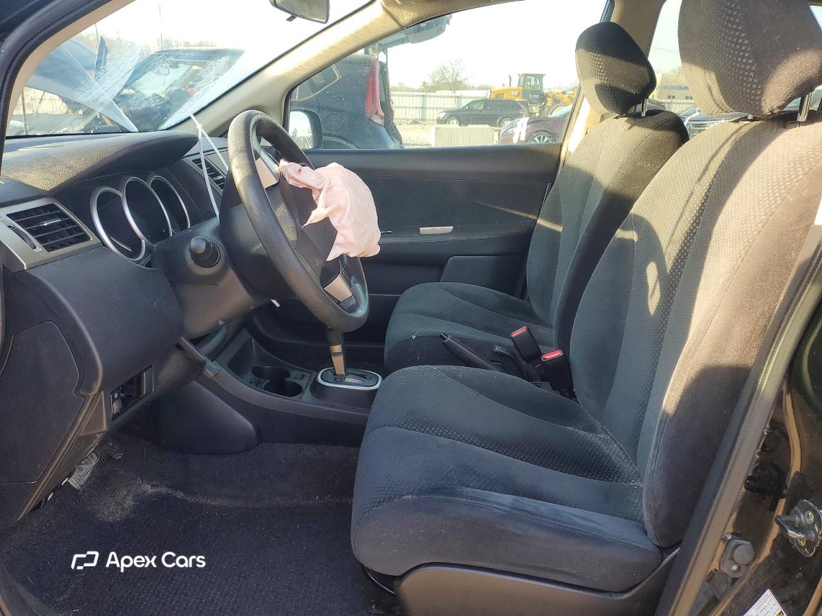 Nissan Versa 2011