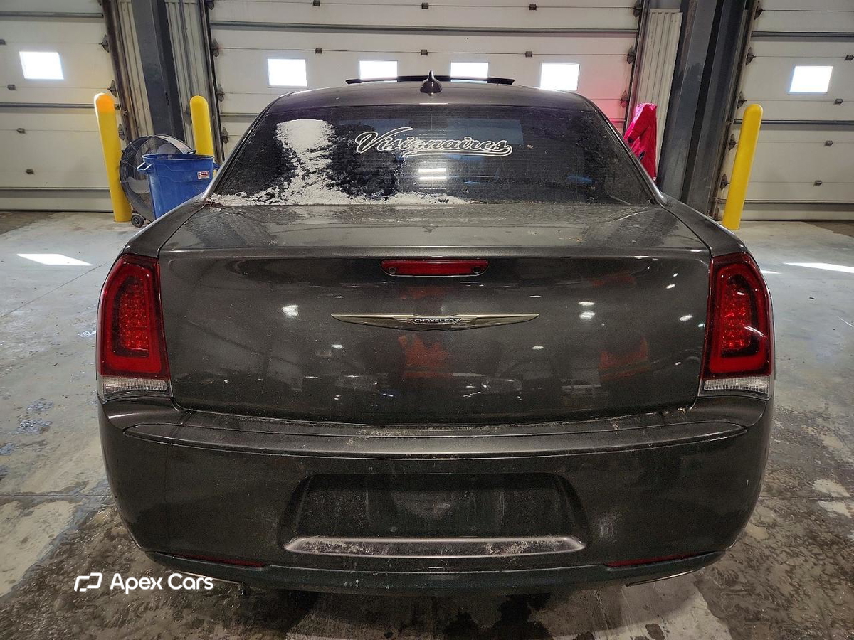 Chrysler 300 2016