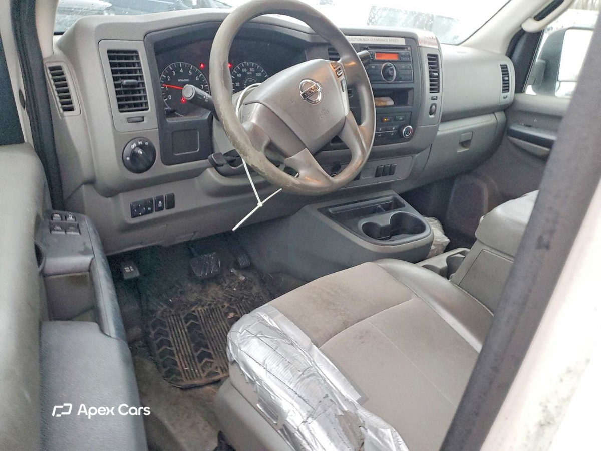 Nissan NV 2013